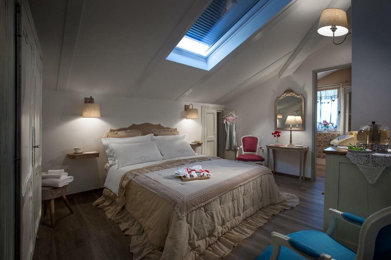 Roncaglia Suite Monticello d'Alba Exterior foto